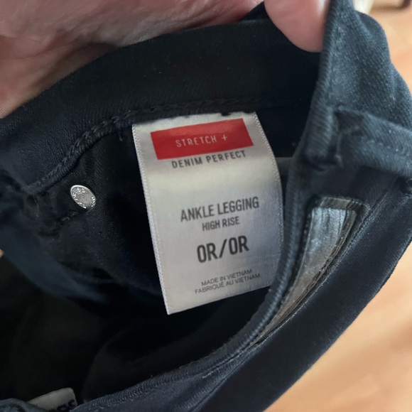 Express Black High Rise Skinny Jean - Picture 3 of 3